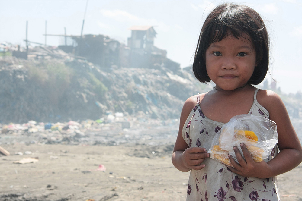 生きるためにゴミを拾う選択しかない子供たちがいる